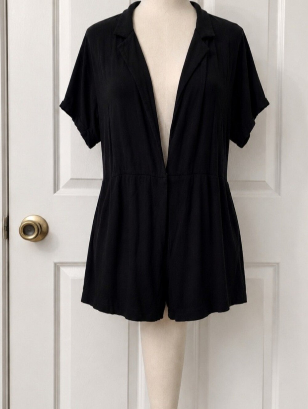 Forever 21 Black Short-Sleeve Open-Front Romper
